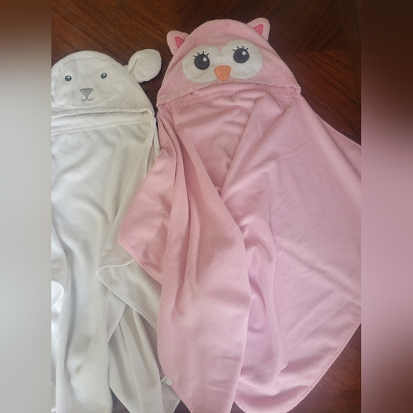 Circo Baby Bath Towel Bundle 2 Towels Over the Head Towels Pink Owl & White Lamb - Picture 2 of 5